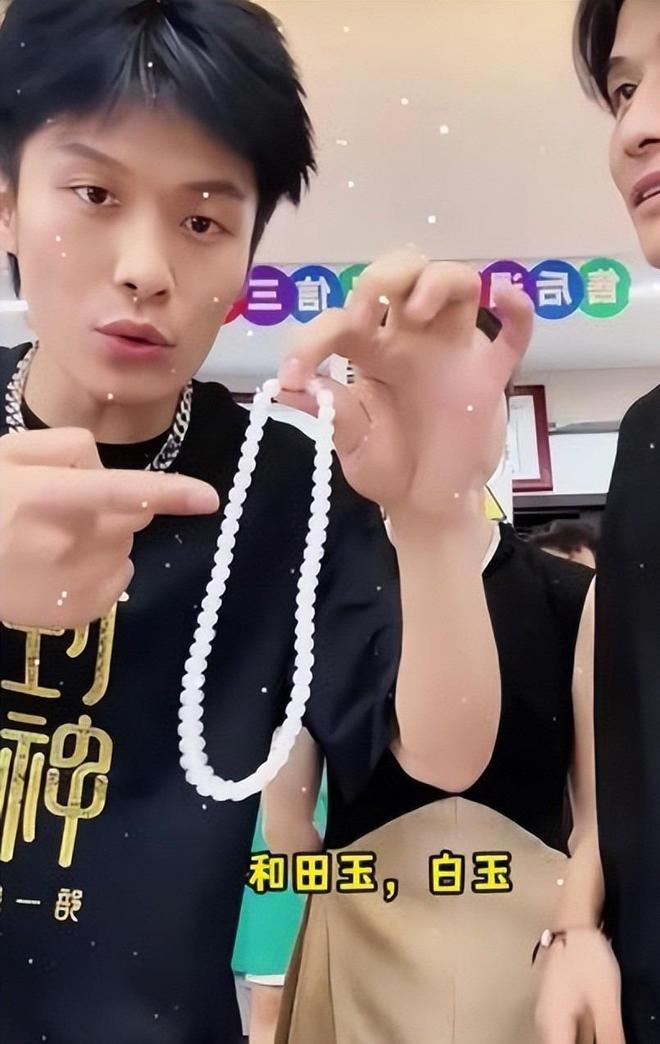 封杀!这几位蒙骗老百姓的大网红彻底凉凉冰球突破豪华版手机版央视怒批国务院点名(图5) 封杀!这几位蒙骗老百姓的大网红彻底凉凉冰球突破豪华版手机版央视怒批国务院点名(图5)